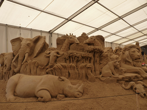 african animals sand sculpture | Sand In Your Eye