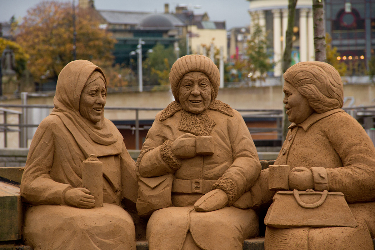 The cultural bench an amazing example of figurative sand sculpture