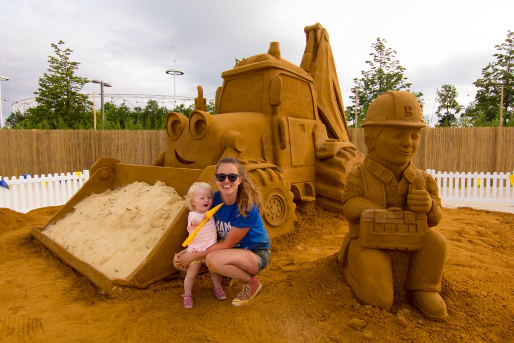 Mother and Daughter sand sculpting team!