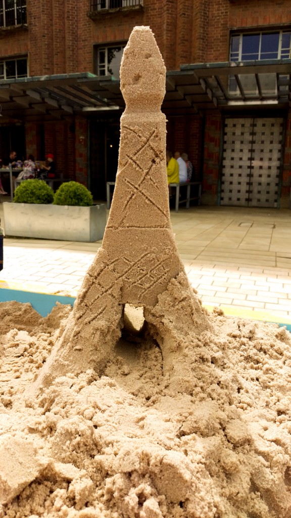 Family sand sculpture event