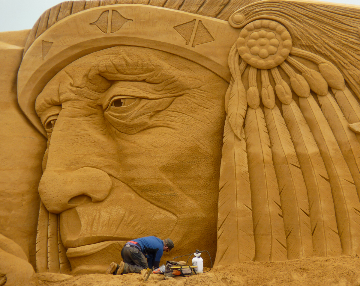 Indian Jamie Wardley Denmark Worldwide sculpture sand sculpture sand in your eye