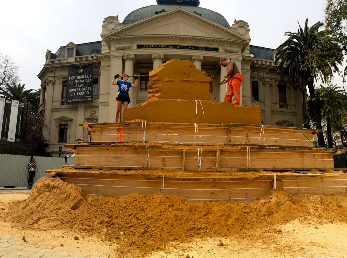 blocking out sand sculpture claire jamieson chile south America