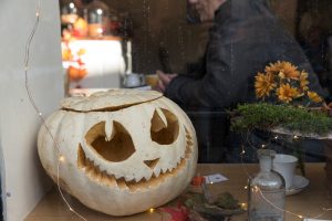 pumpkin carving event