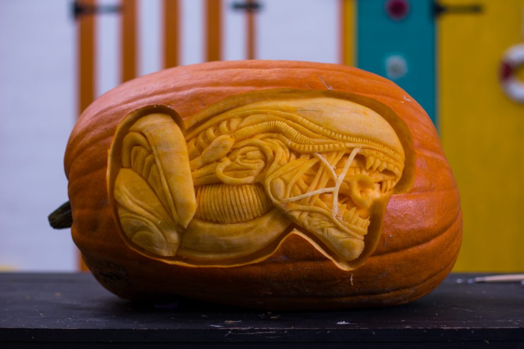 professional pumpkin carving