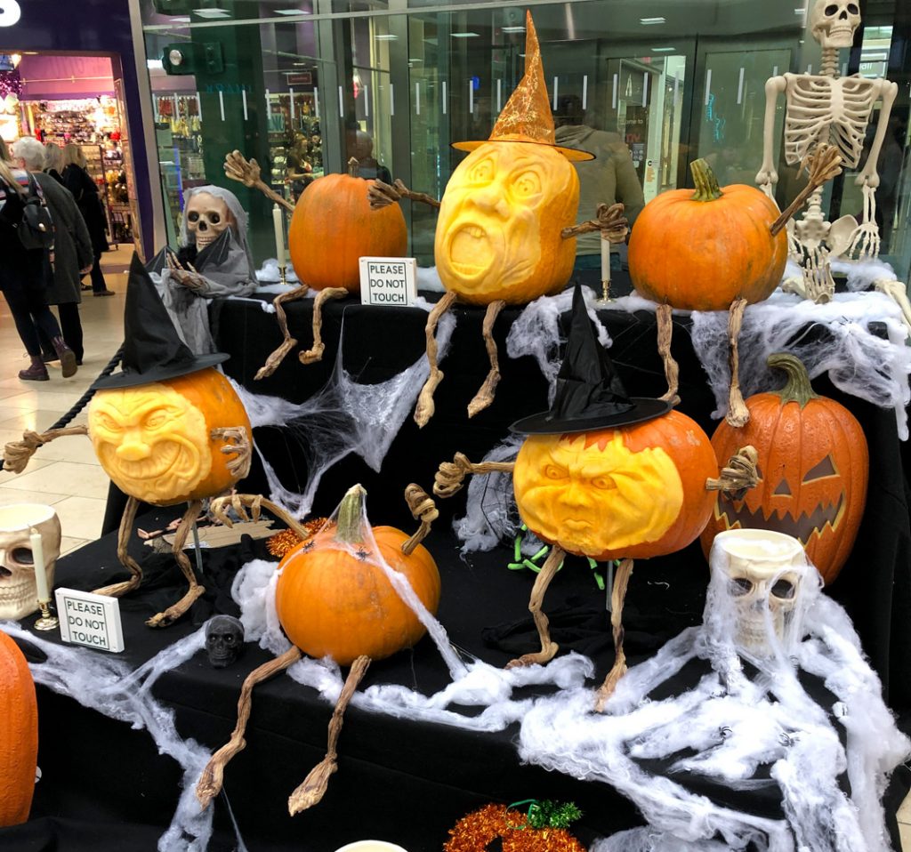 Pumpkin carving shopping centre