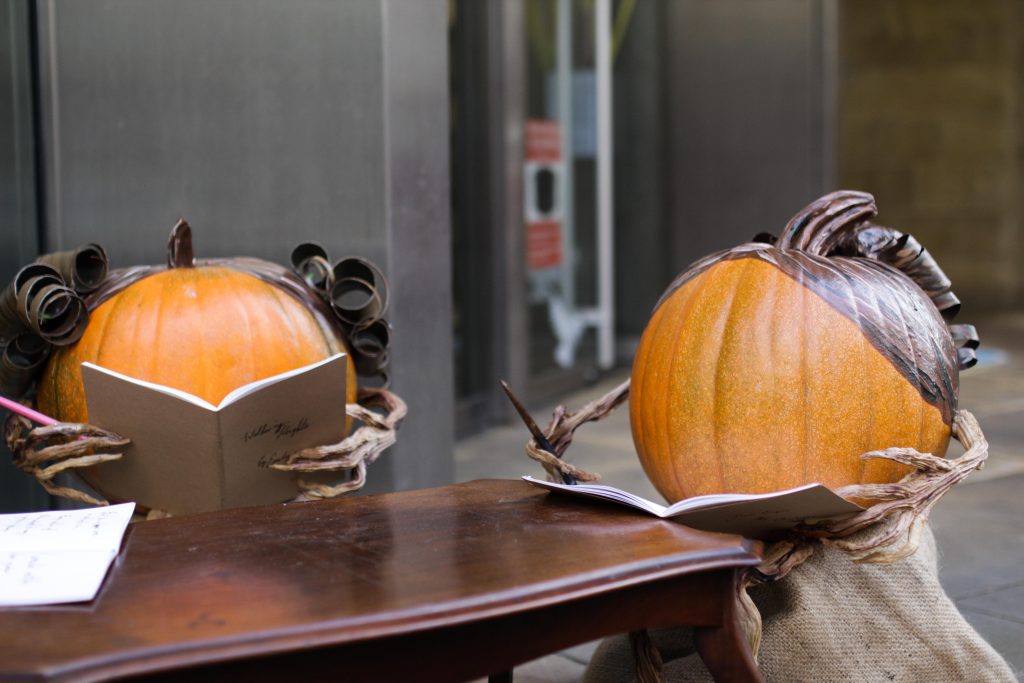 themed pumpkin carving uk