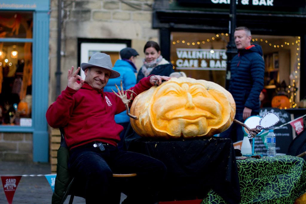 outdoor_events_pumpkin_carver_yorkshire