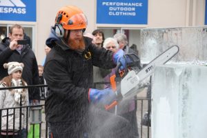safe_public_events_sculpture_ice carving