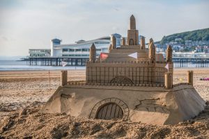 SWNS_OSMO_professional_sand_sculptors_uk