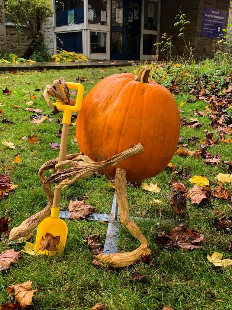 october_events_pumpkin_carving_uk-2