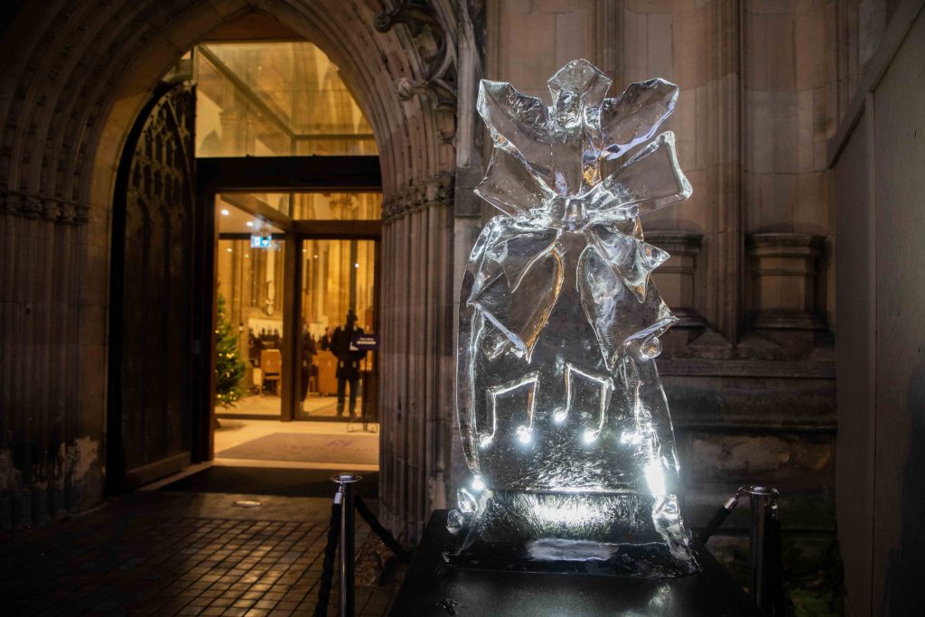 hull_minster_ice_sculpture_trail