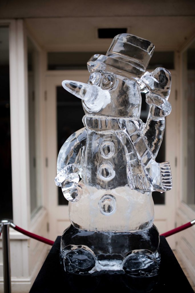snowman_ice_sculpture_uk